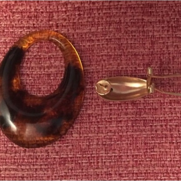 Tortoise Earrings - Picture 6 of 6